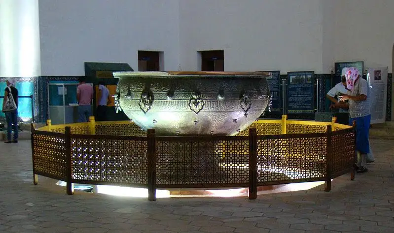 تۇركىستانداعى تايقازاننىڭ قۇيىلعانىنا 620 جىل تولۋىنا وراي كورمە اشىلدى