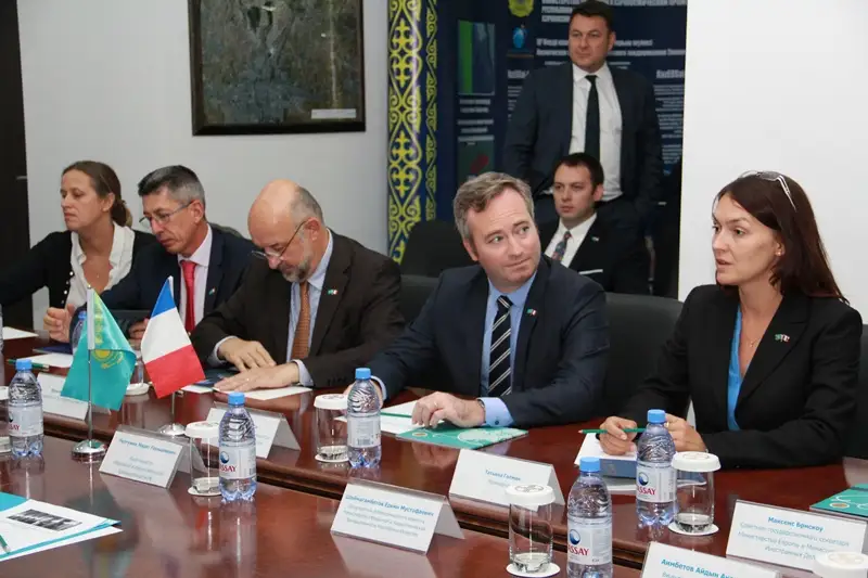 Қазақстан мен Франция ғарыш пен қорғаныс өнеркәсібіндегі ынтымақтастықты кеңейтеді