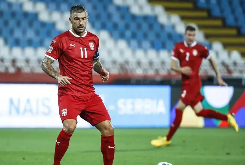 Fýtboldan ÁCh: Brazılııa Serbııanyń osal tusyn taba ala ma