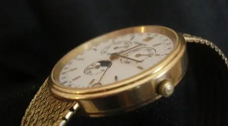 التىن ساعات وقيعاسى