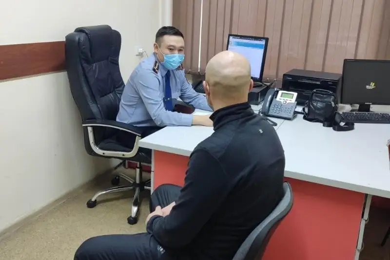 سەمەيدە 30 جىل بويى جەكە كۋالىكسىز جۇرگەن ادام انىقتالدى