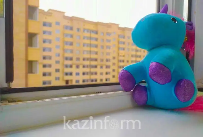 Óskemende 4 jasar bala tórtinshi qabattan qulap ketti