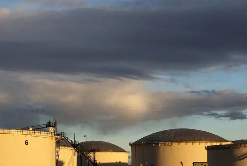 Нефть подешевела на $1 за баррель на фоне саммита G7