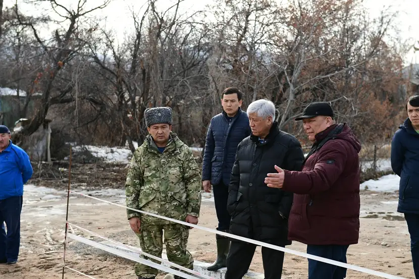 Алматы облысының әкімі су басқан ауылдарға барды