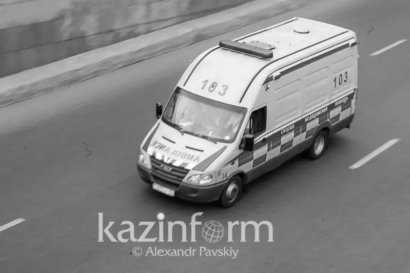 Qaraǵandy oblysynda júk poıyzy qaǵyp ketken áıel kóz jumdy