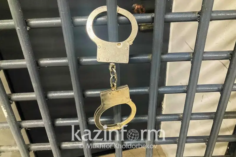 Almatyda bıznesti reıderlik basyp alýmen aınalysqan qylmystyq top ustaldy