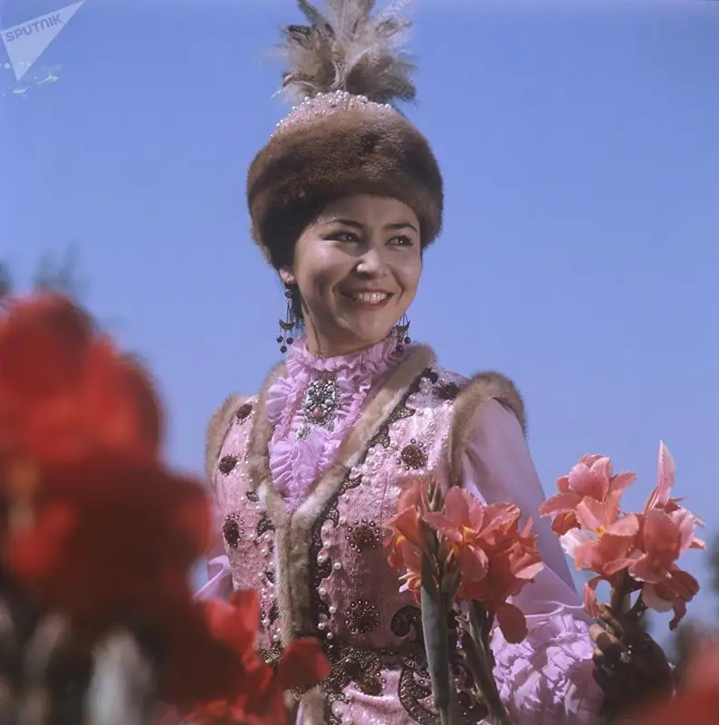 كەڭەس داۋىرىندەگى قازاقتىڭ ەڭ سۇلۋ اكتريسالارى كىمدەر؟