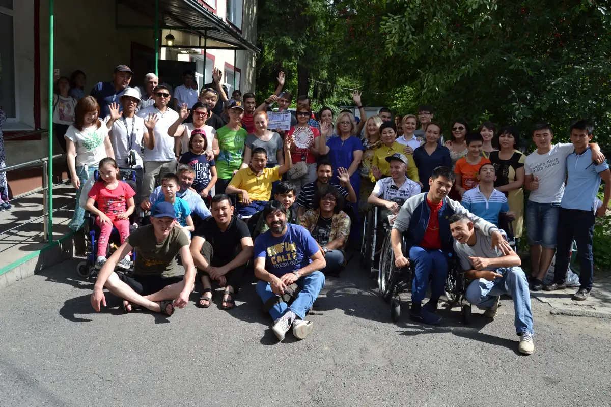 Сал ауруына шалдыққан бойжеткен киноға түспек