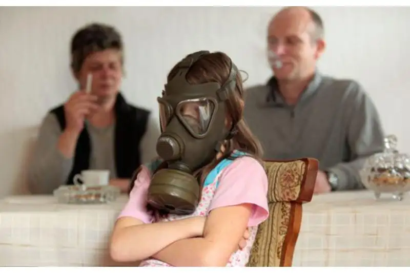 عالىمدار: اتا-اناسى تەمەكى شەگەتىن بالا اشۋشاڭ بولادى