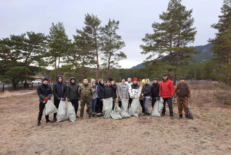 Более 80 человек провели субботник в Щучинско-Боровской курортной зоне