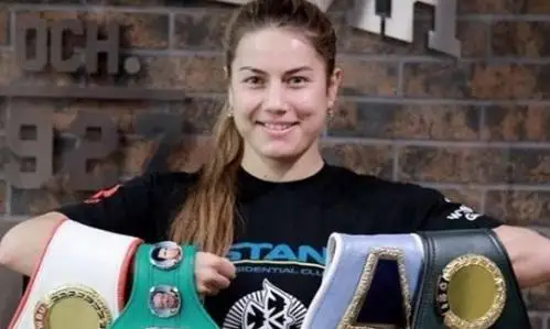 Казахстанская чемпионка мира по боксу Фируза Шарипова дебютирует в ММА