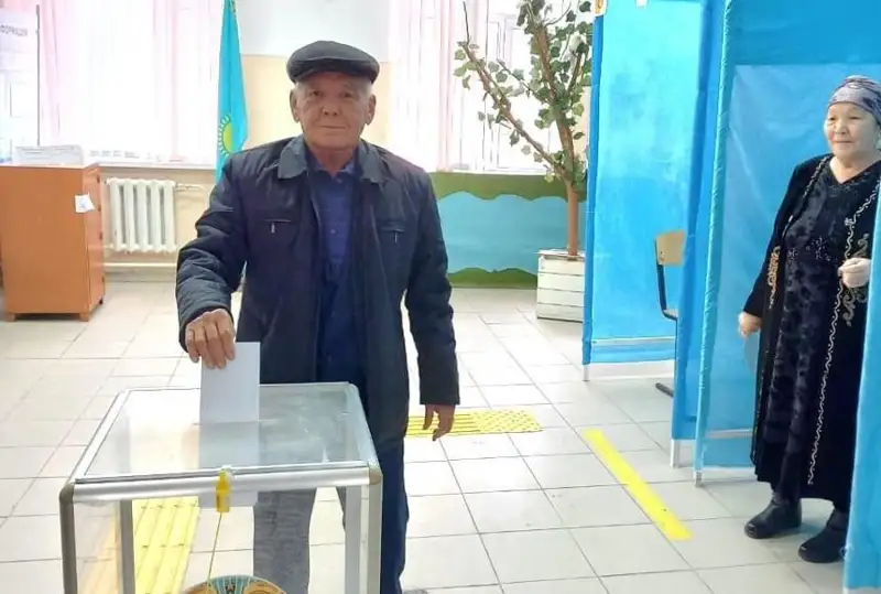 Жетісайда батыр Амангелді Имановтың немересі дауыс берді