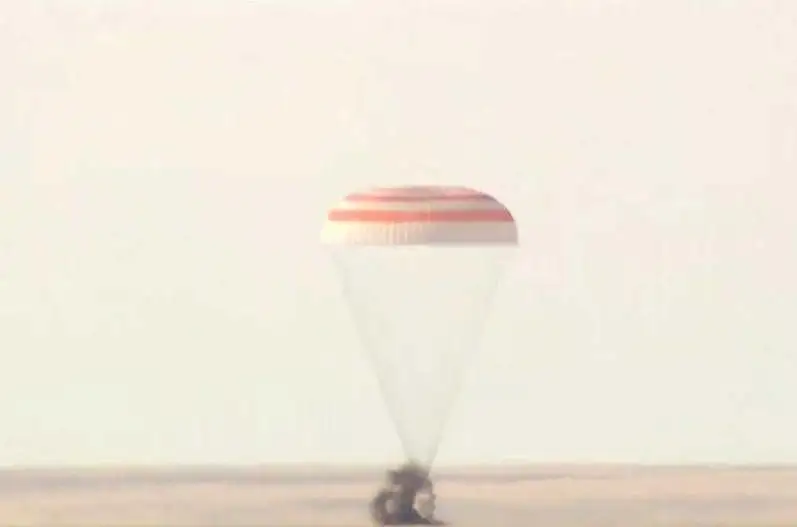 Экипаж пилотируемого корабля «Союз МС-19» благополучно вернулся на Землю