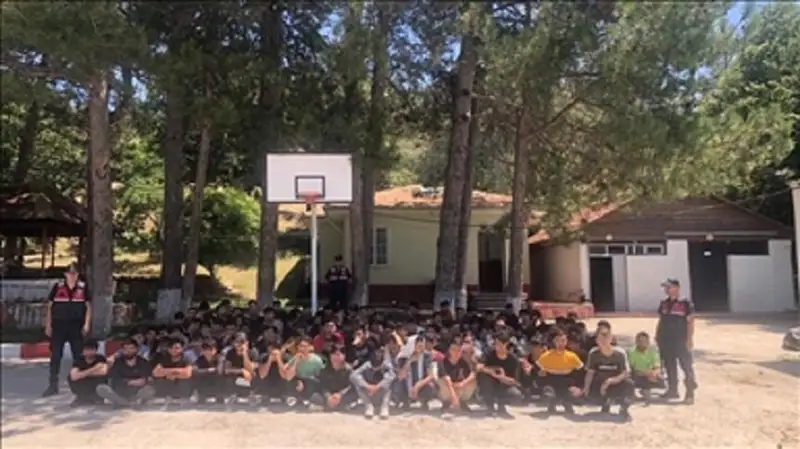 Свыше 120 нелегальных мигрантов задержали в Турции