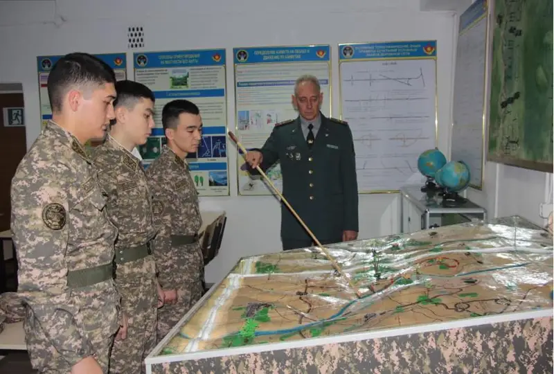 Военные педагоги Казахстана отмечают профессиональный праздник