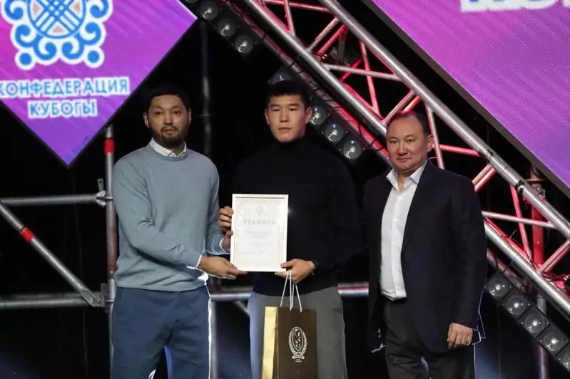 بوكس فەدەراتسياسى بيىلعى جىلدىڭ ۇزدىكتەرىن انىقتادى