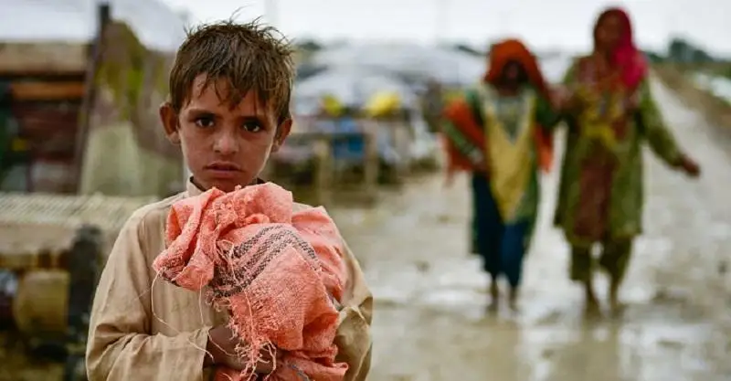 Около 33 млн человек пострадали из-за наводнений в Пакистане