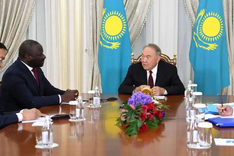 ەلباسى لاسسينا زەربونى ماراپاتىمەن قۇتتىقتادى