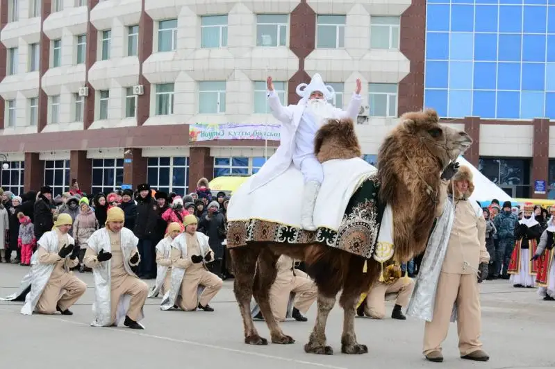Около пяти тысяч акмолинцев пришли на празднование Наурыза