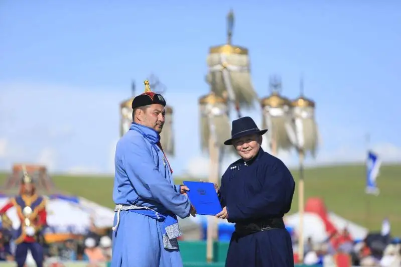 موڭعوليادا مەملەكەتتىك لاشىن اتاعىن يەلەنگەن پالۋان مۇستافا نۇرلان ۇلى تۋرالى نە بىلەمىز؟