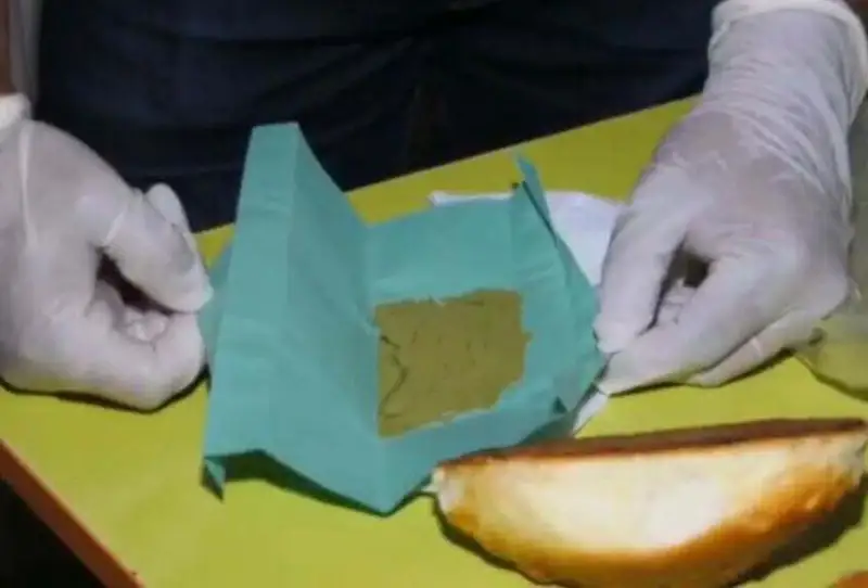 Гашиш реализовывали в столичном кафе по кодовому слову «горячие пирожки»