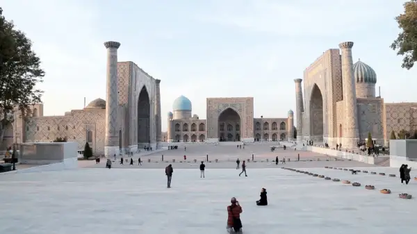 وزبەكستان اۋماعىنداعى شەتەلدىكتەر قىلمىستىق جاۋاپكەرشىلىككە تارتىلمايتىن بولدى