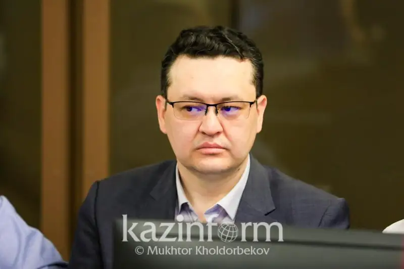 Для бывшего вице-министра здравоохранения Олжаса Абишева запросили 5 лет лишения свободы