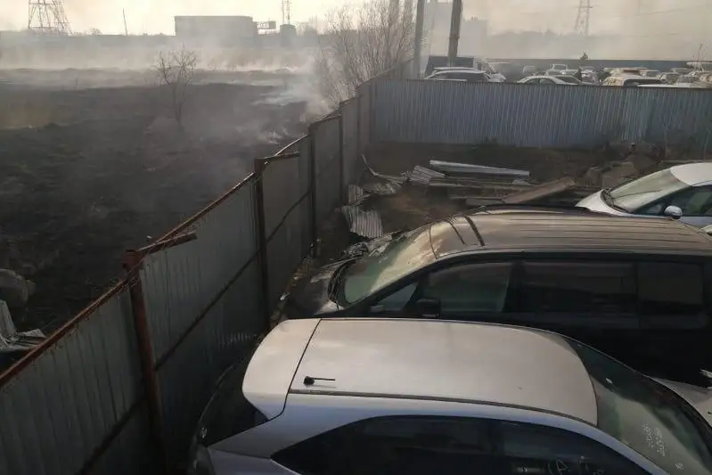 Пять машин сгорели на штрафстоянке в Петропавловске