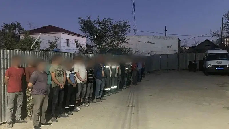 Более 20 иностранцев депортировали за пределы страны в Атырауской области