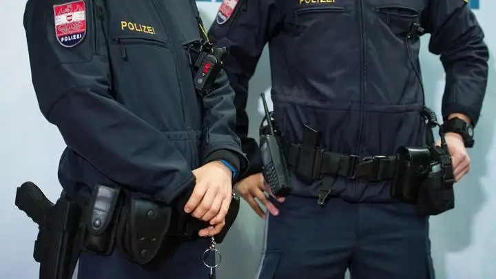 Автобус с мигрантами перевернулся во время полицейской погони в Австрии