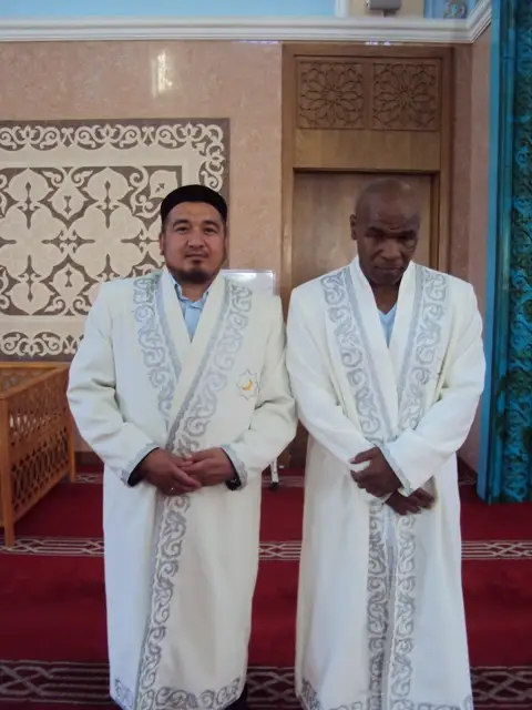 Астанадағы Нұр-Астана мешітінде