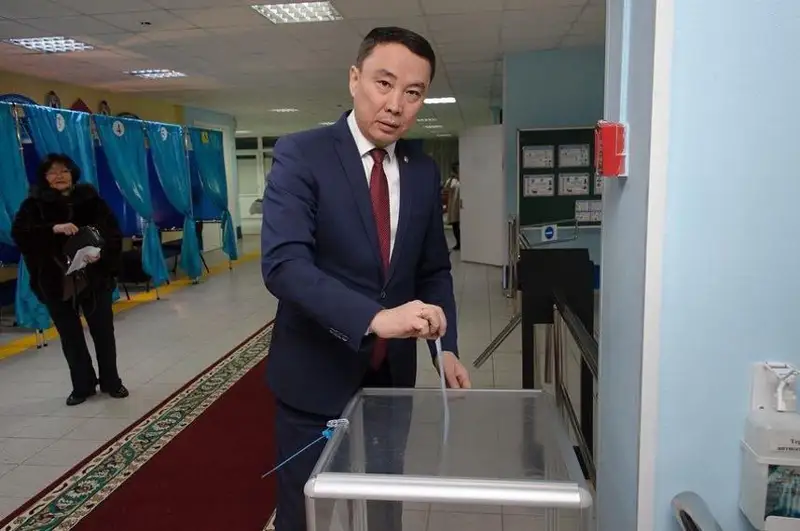 Аким Костаная проголосовал на выборах Президента РК