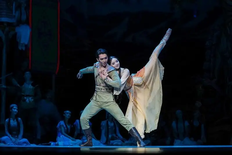 Жемчужину романтических эпосов казахского народа представили в столице