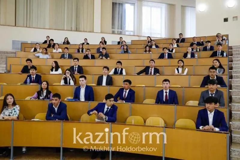 UBT aralyq nátıjesi: 215 talapker test tapsyrý múmkindiginen aıyryldy