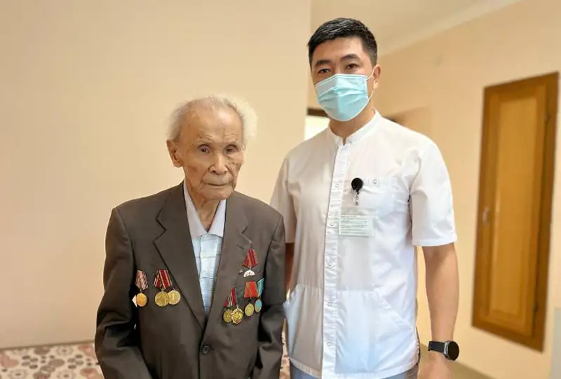 Столетний ветеран ВОВ успешно прошел послеоперационную реабилитацию в «Совминке»