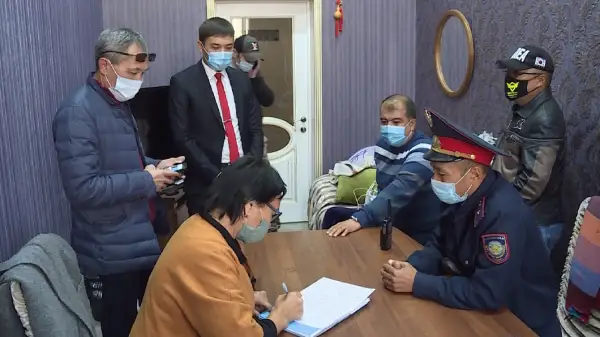 تارازدا جۇرت عيمارات ەسىگىن ىشتەن قۇلىپتاپ توي جاساۋدى شىعارعان