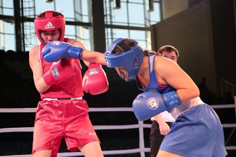 ازيا چەمپيوناتى: ەل نامىسىن قورعايتىن بوكسشى قىزدار انىقتالدى