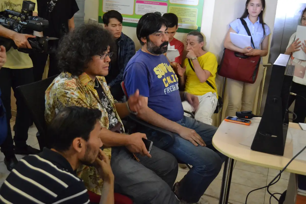 Сал ауруына шалдыққан бойжеткен киноға түспек