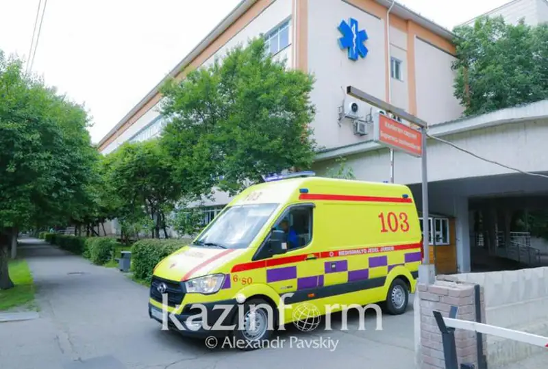 Byltyr Almatynyń shetinde turatyn 17 adam jedel járdem kelgenge deıin kóz jumǵan