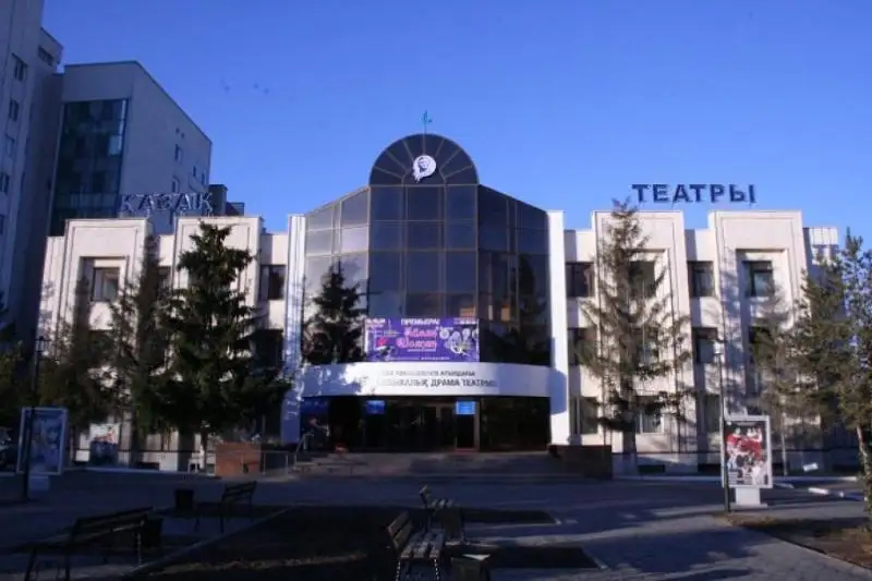 ون جەتى مىڭ كوممۋنيستتى ەرەۋىلگە شىعارسام دا كەڭسەنى بوساتپايمىن! - استاناداعى قاللەكي تەاترىنىڭ قيلى تاريحى