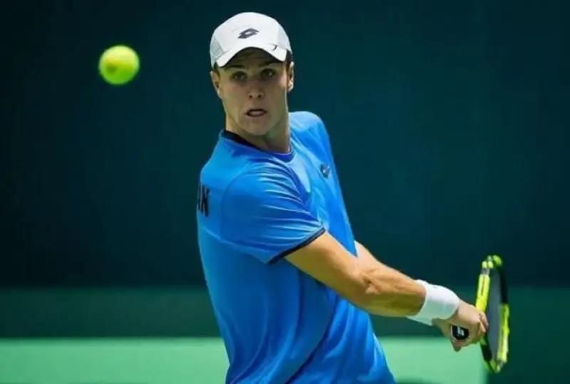 Казахстанский теннисист проиграл на старте турнира в Испании