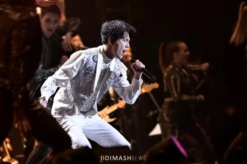 Сольный концерт Димаша Кудайбергена прошел в Германии