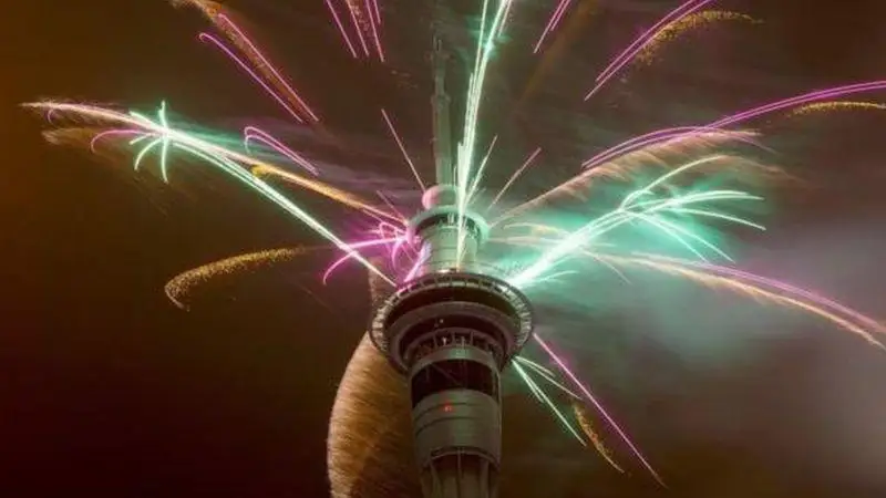 Мир встречает 2023 год: первые новогодние салюты без пандемии и ограничений