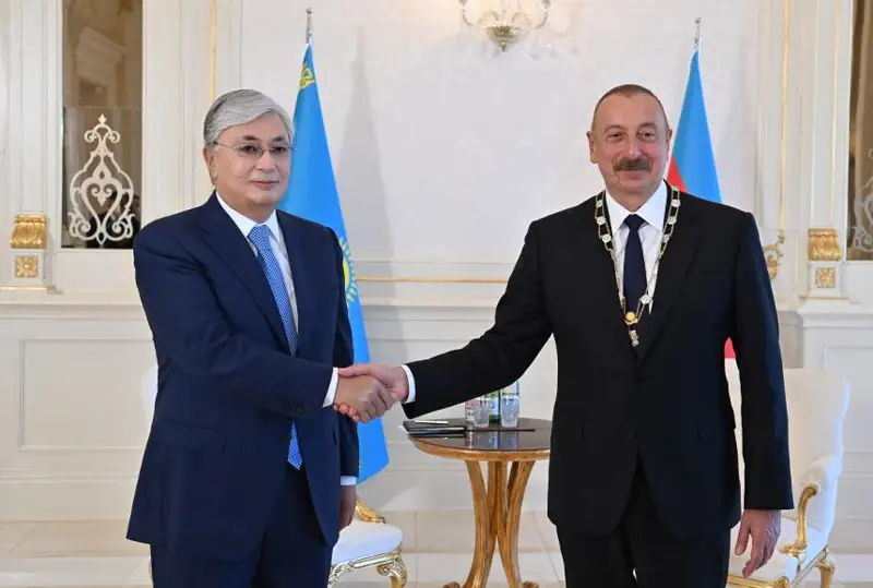 Qasym-Jomart Toqaev Ázerbaıjan Prezıdentin «Altyn Qyran» ordenimen marapattady