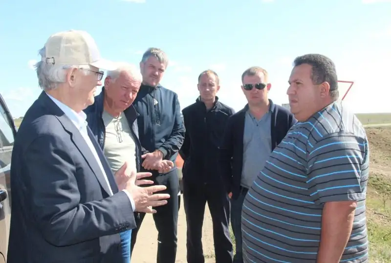 Важно внедрить цифровизацию в сельскохозяйственную отрасль - сенатор Ерик Султанов