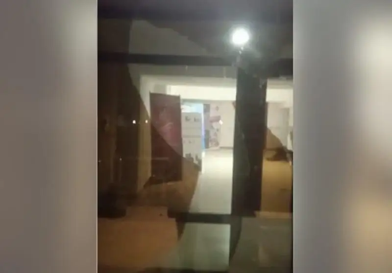 Разбивших стекла входной группы в редакцию El Media задержали в Алматы