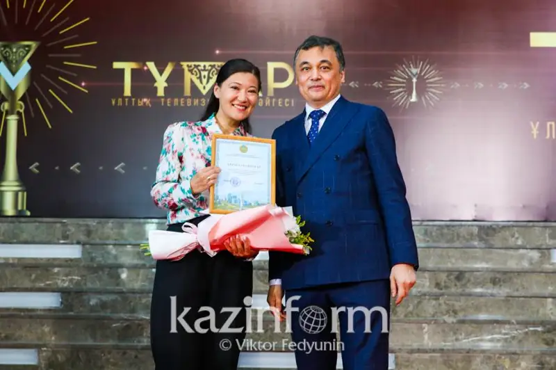QazAqparat tilshisi «Qurmet» gramotasymen marapattaldy