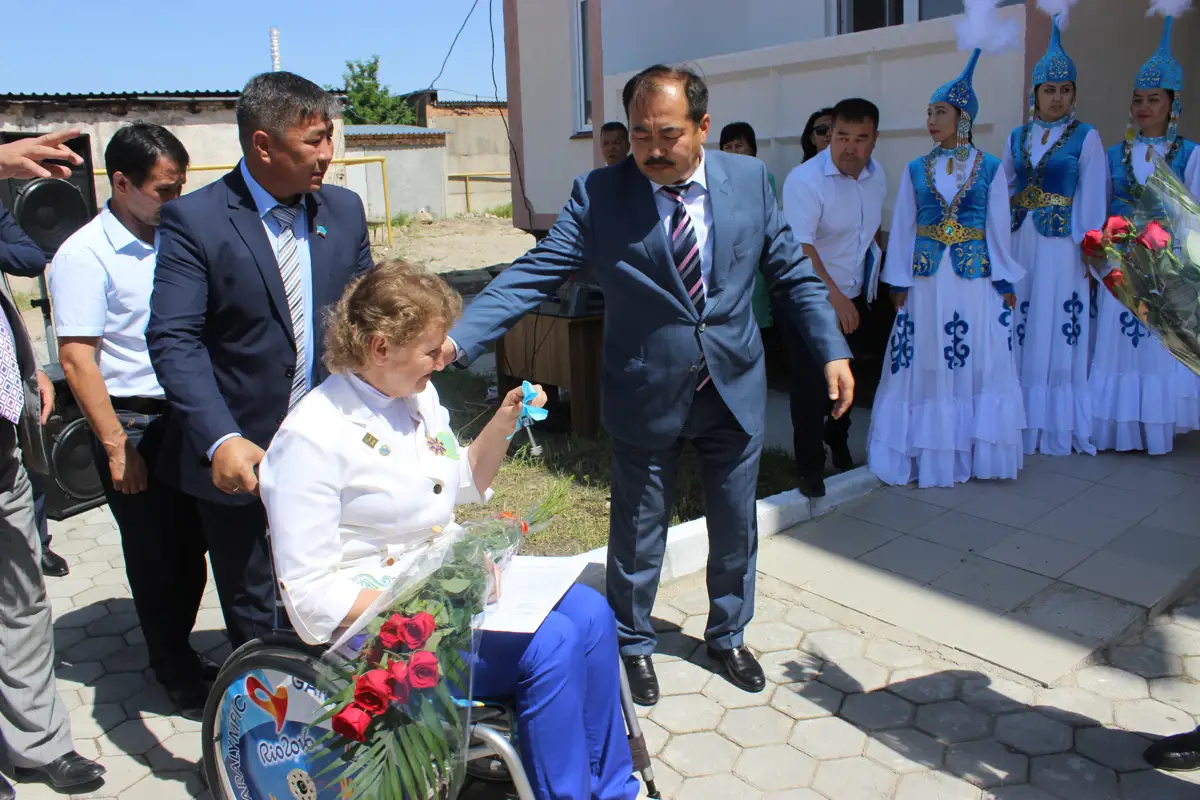 Елдос Сметов пен Зульфия Ғабидуллина пәтер кілтін алды