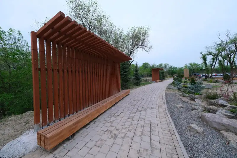 Аким Алматы подверг критике благоустройство парка «Желтоксан»