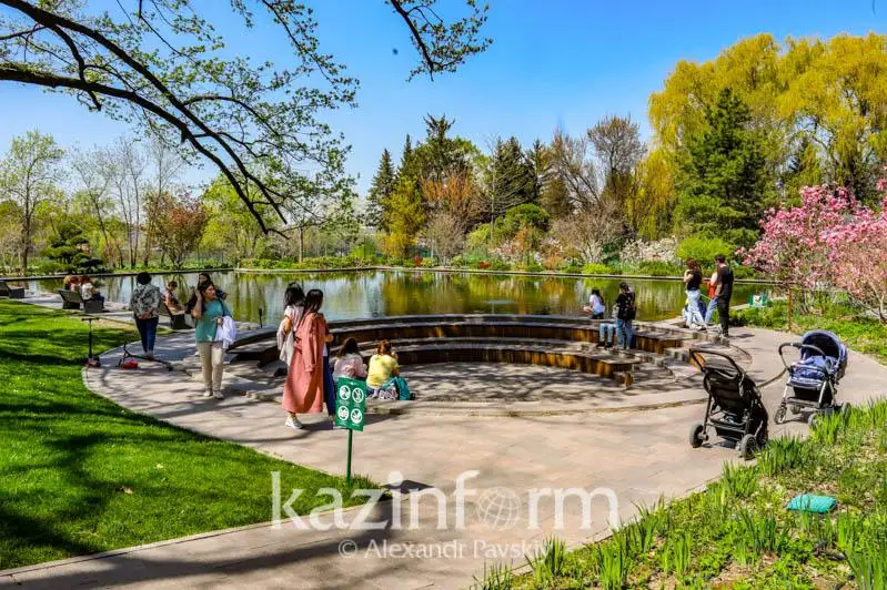 Весна в главном ботаническом саду Алматы - фоторепортаж